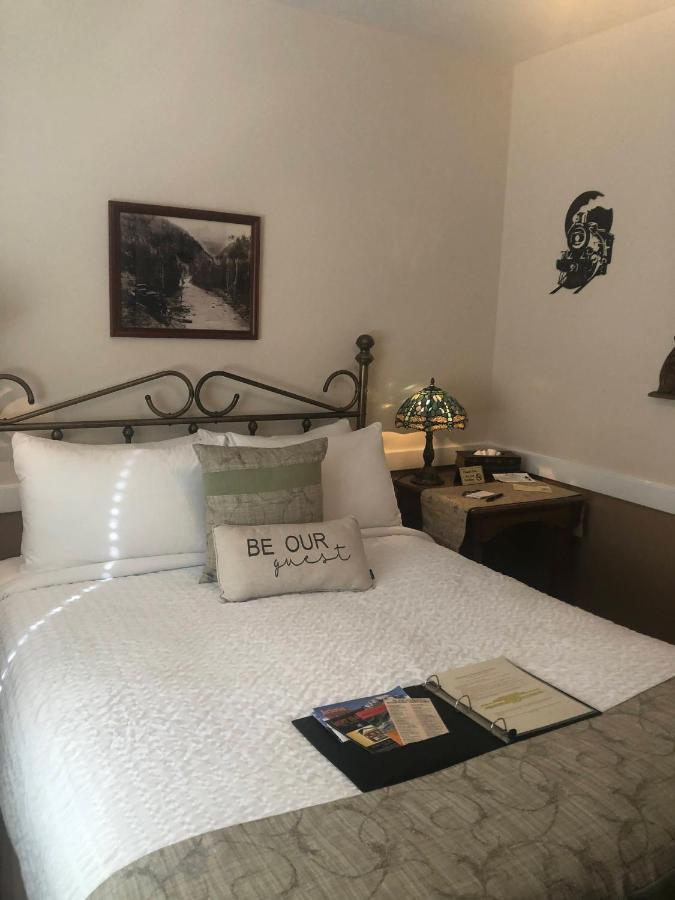 The Bent Elbow Hotel Silverton ภายนอก รูปภาพ